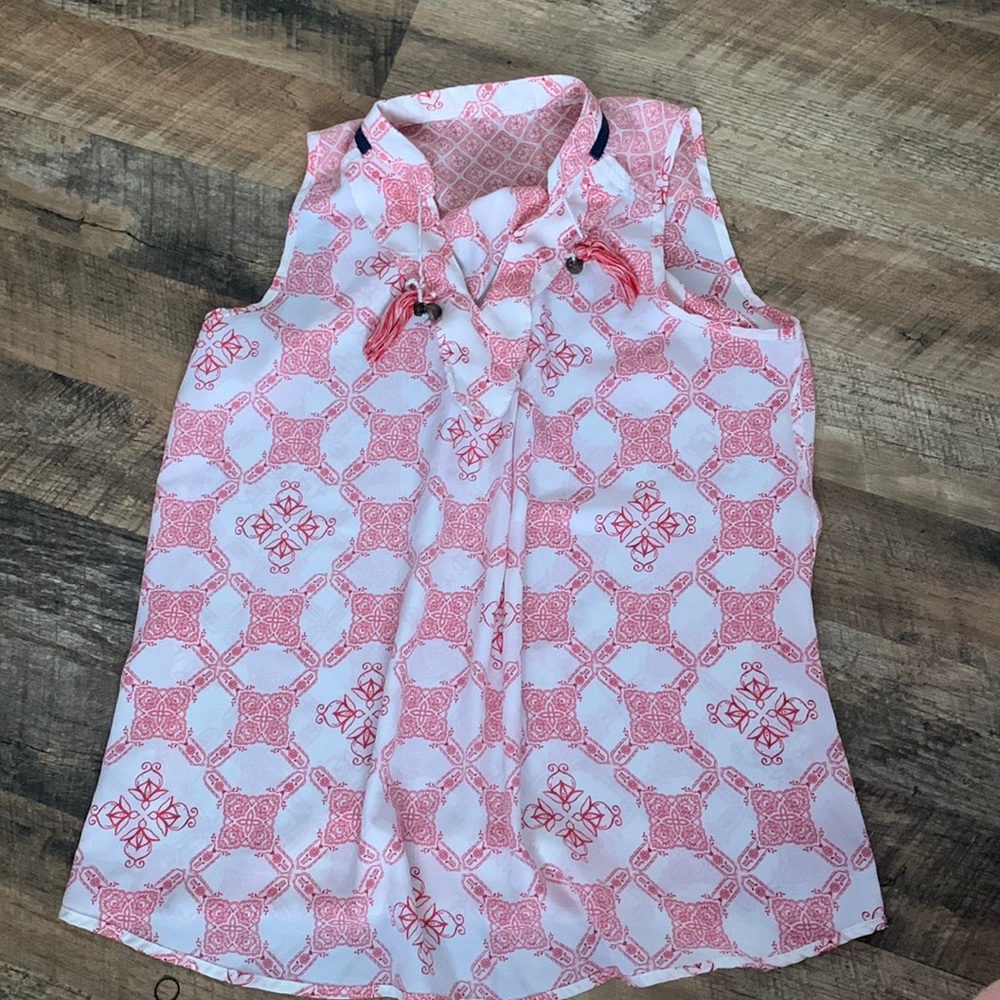 flowey shirt! perfect for a picnic or day out!